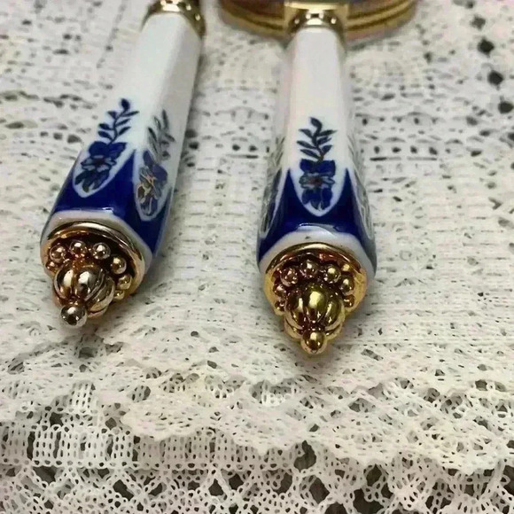 Vintage Cobalt Blue & White Porcelain Desk Set,  Magnifying Glass, Letter Opener - Picture 8 of 16